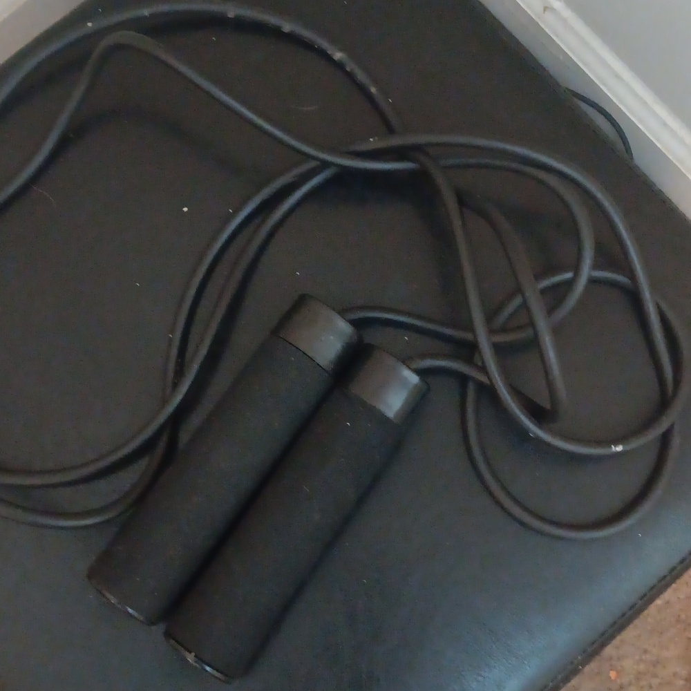 Weighted jump rope black